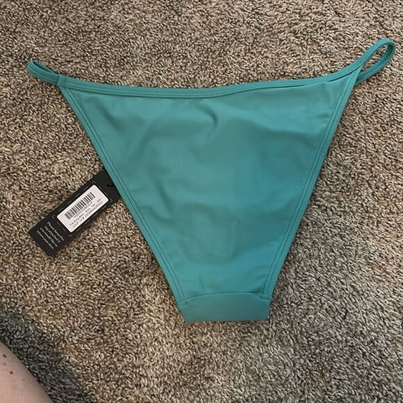 NWT CUUP string bikini bottom size 3/medium - Picture 2 of 2